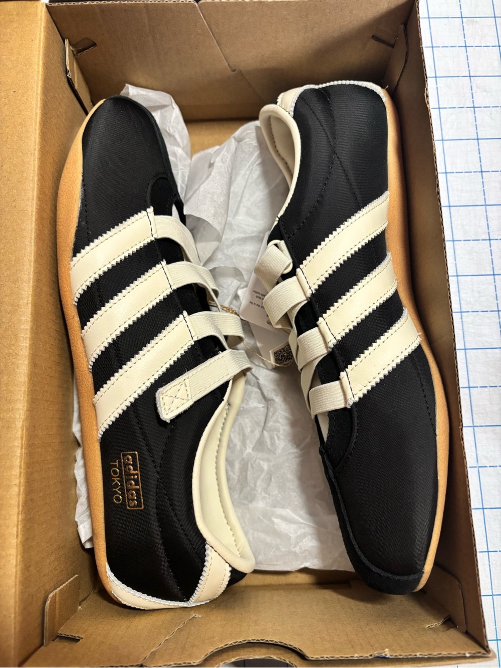 Adidas Tokyo Black and Cream Retro Trainer Women’s Size 11